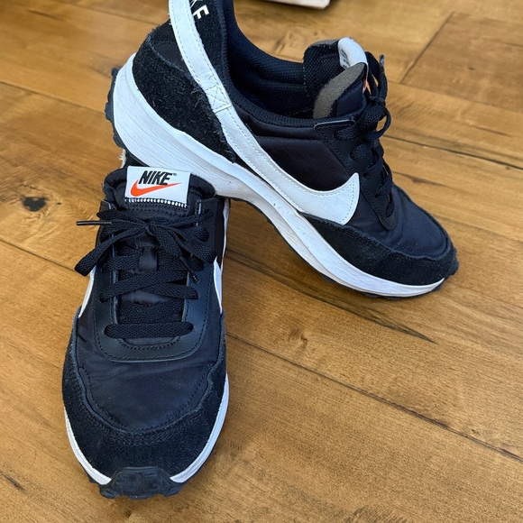 Nike Shoes - WOMEN'S NIKE WAFFLE DEBUT SNEAKERS- 9